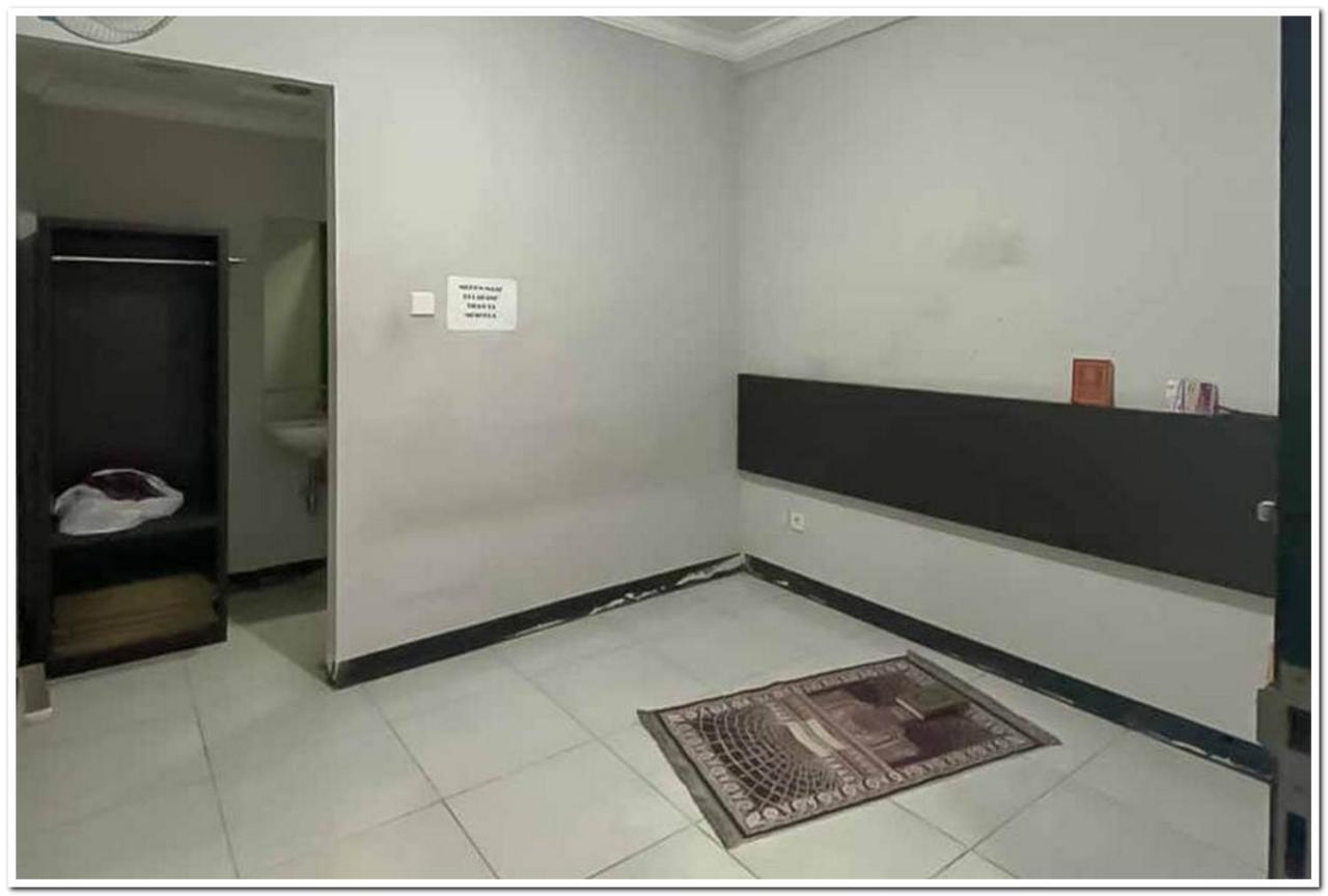 Losmen Family Syariah Bypass Juanda Mitra Reddoorz Brebek Zewnętrze zdjęcie