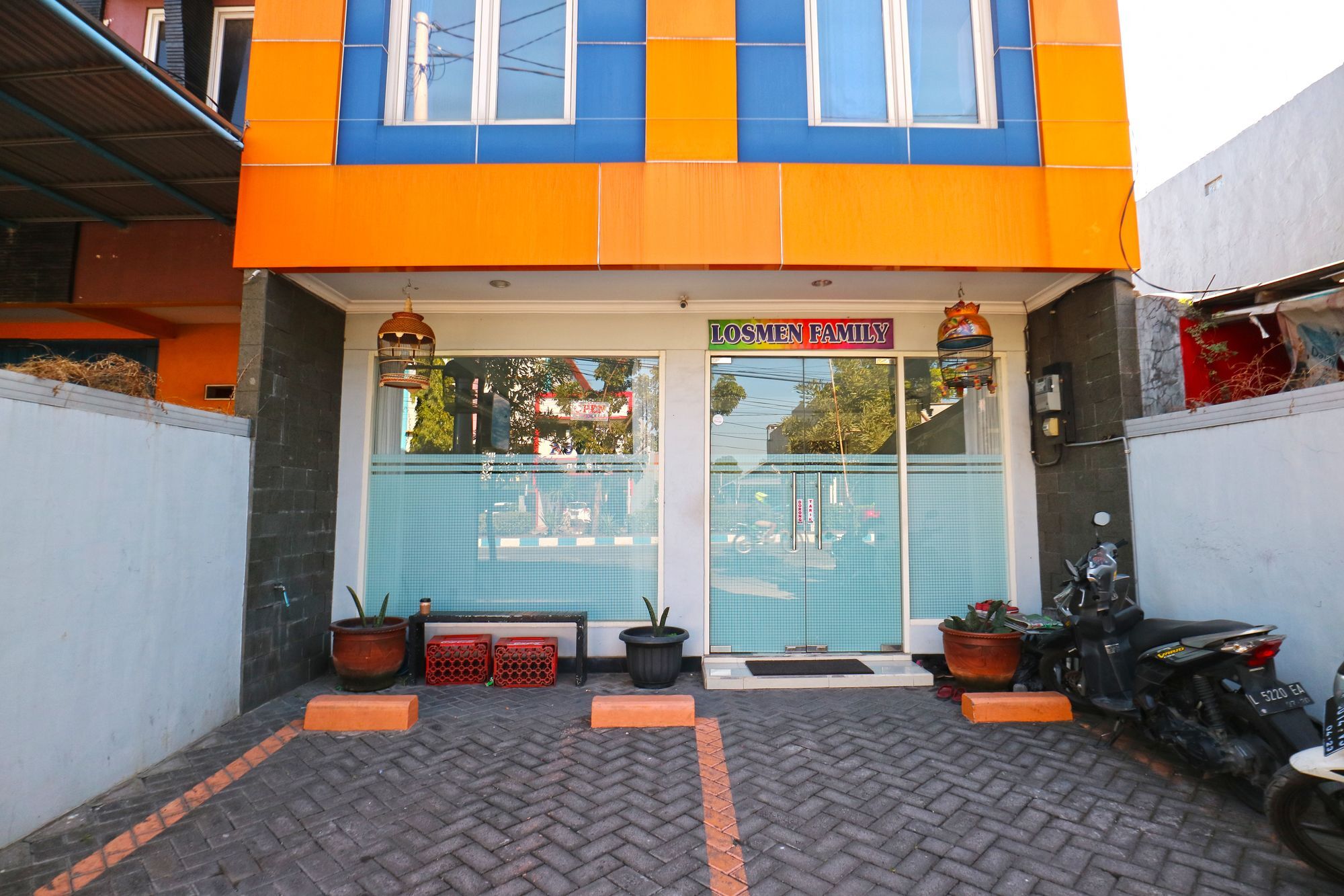 Losmen Family Syariah Bypass Juanda Mitra Reddoorz Brebek Zewnętrze zdjęcie